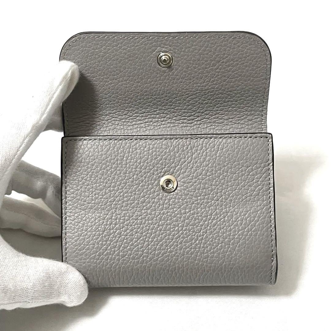 【訳あり/未使用級】CHLOE 折り財布 アルファベット スモールトリフォールド