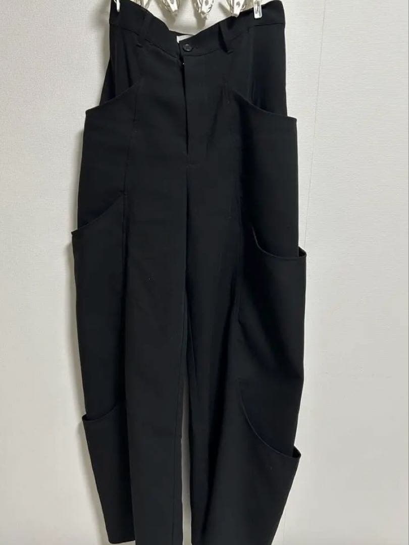 GOAT ESSENCE TUCK SIDE POCKET PANTS