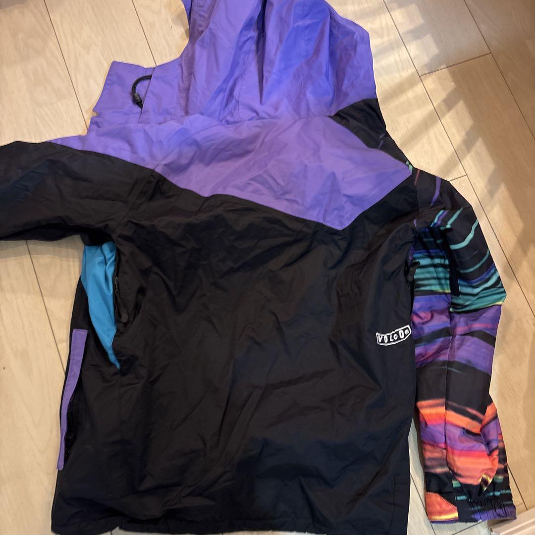 Volcom スキー、スノーボードジャケット 女性用