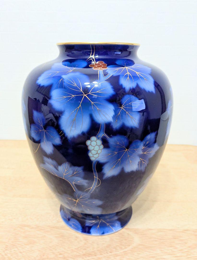 【美品】宮内庁御用達　深川製磁　金彩　呉須葡萄　花瓶 新品】宮内庁御用達 深川製磁 金彩 呉須葡萄 花瓶 - メルカリ