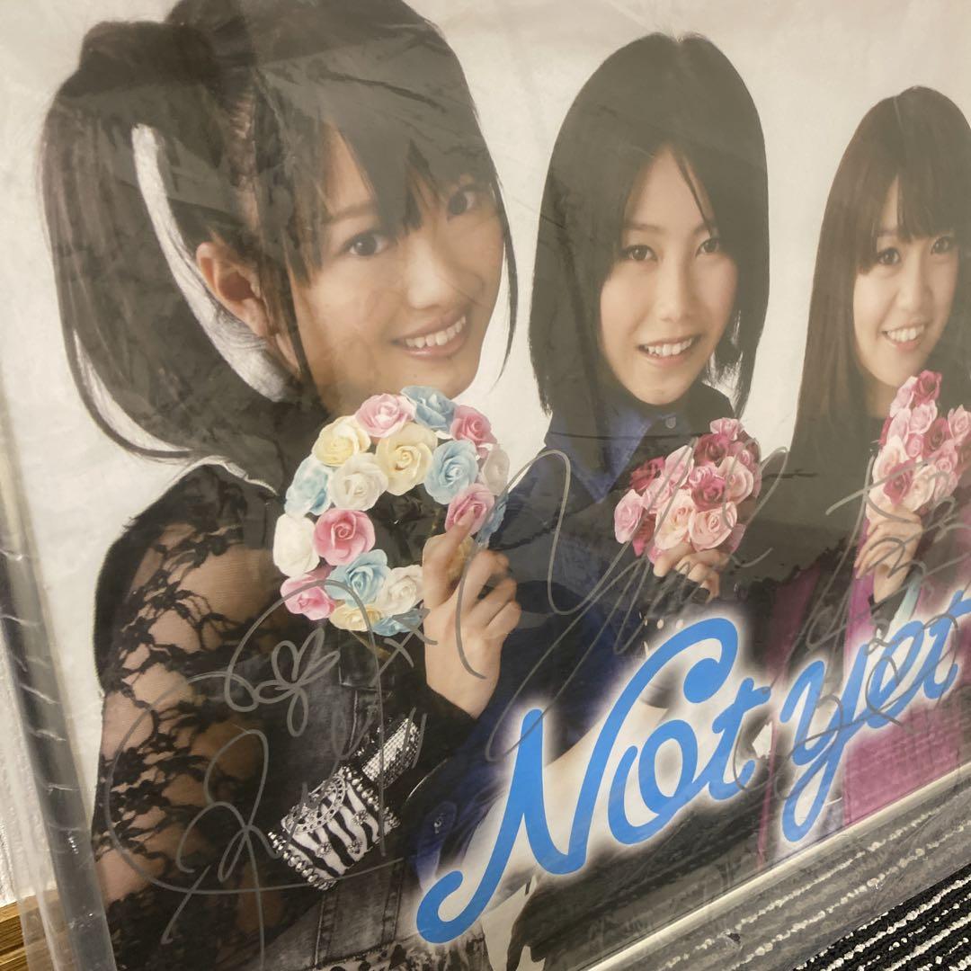 Not yet 直筆サインポスター