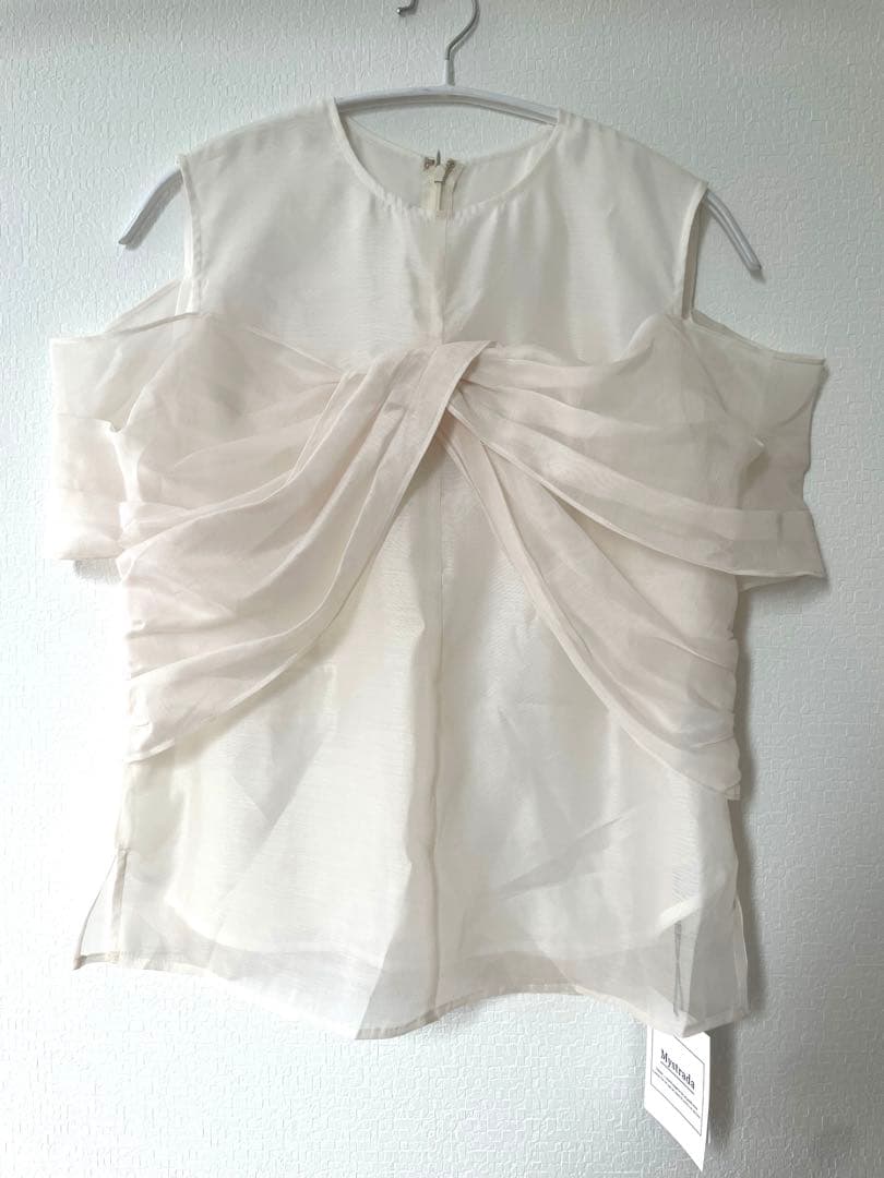 アイボリー オフショルダートップス シフォン