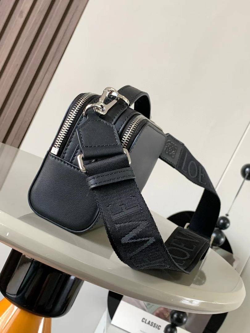 LOEWE ロエベ カメラバッグ