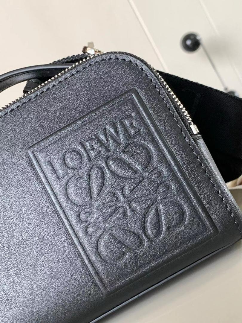 LOEWE ロエベ カメラバッグ