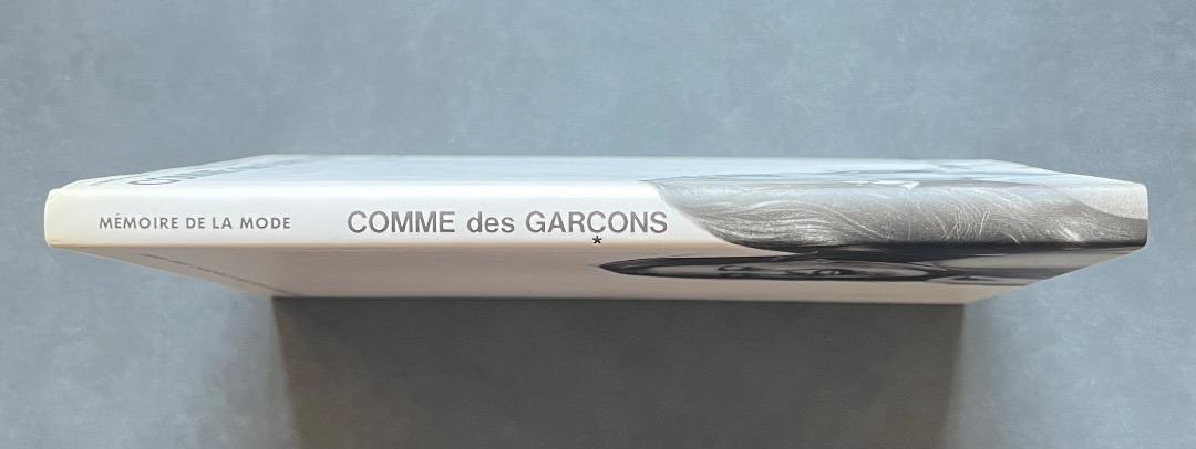 COMME des GARÇONS MÉMOIRE DE LA MODE