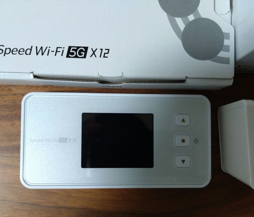 Speed Wi-Fi 5G X12 本体 + X2クレードル セット Speed Wi-Fi 5G X12 本体 + X2クレードル セット