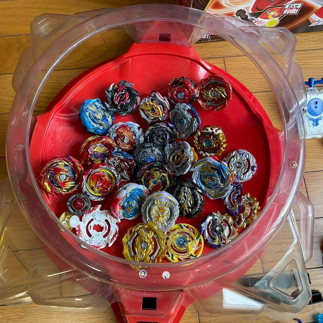 ベイブレード　まとめ売り　スタジアム付き　引退品　ベイブレードバースト ベイブレード まとめ売り スタジアム付き 引退品 ベイブレード