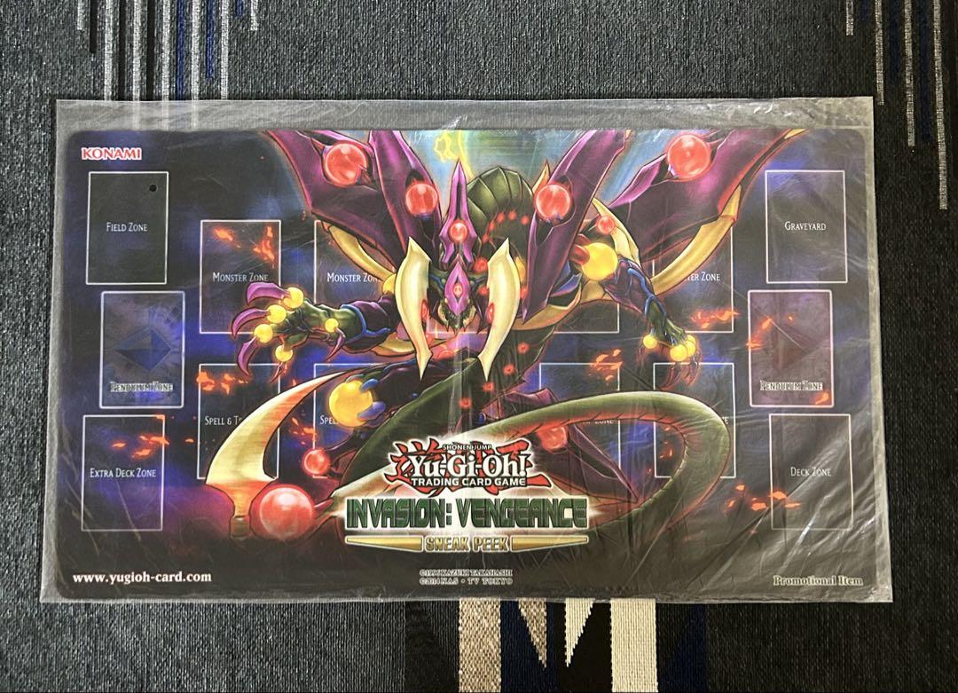 【希少・美品】遊戯王 公式 スターヴヴェノムフュージョンドラゴン プレイマット 遊戯王スターヴヴェノムフュージョンドラゴンプレイマット