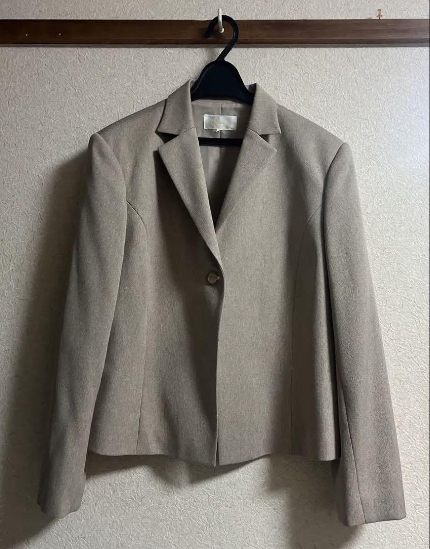 女性　フォーマル服