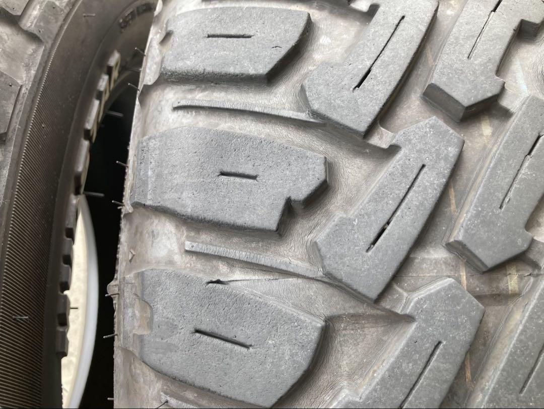 マッドスター215/60R16MTタイヤ中古2本