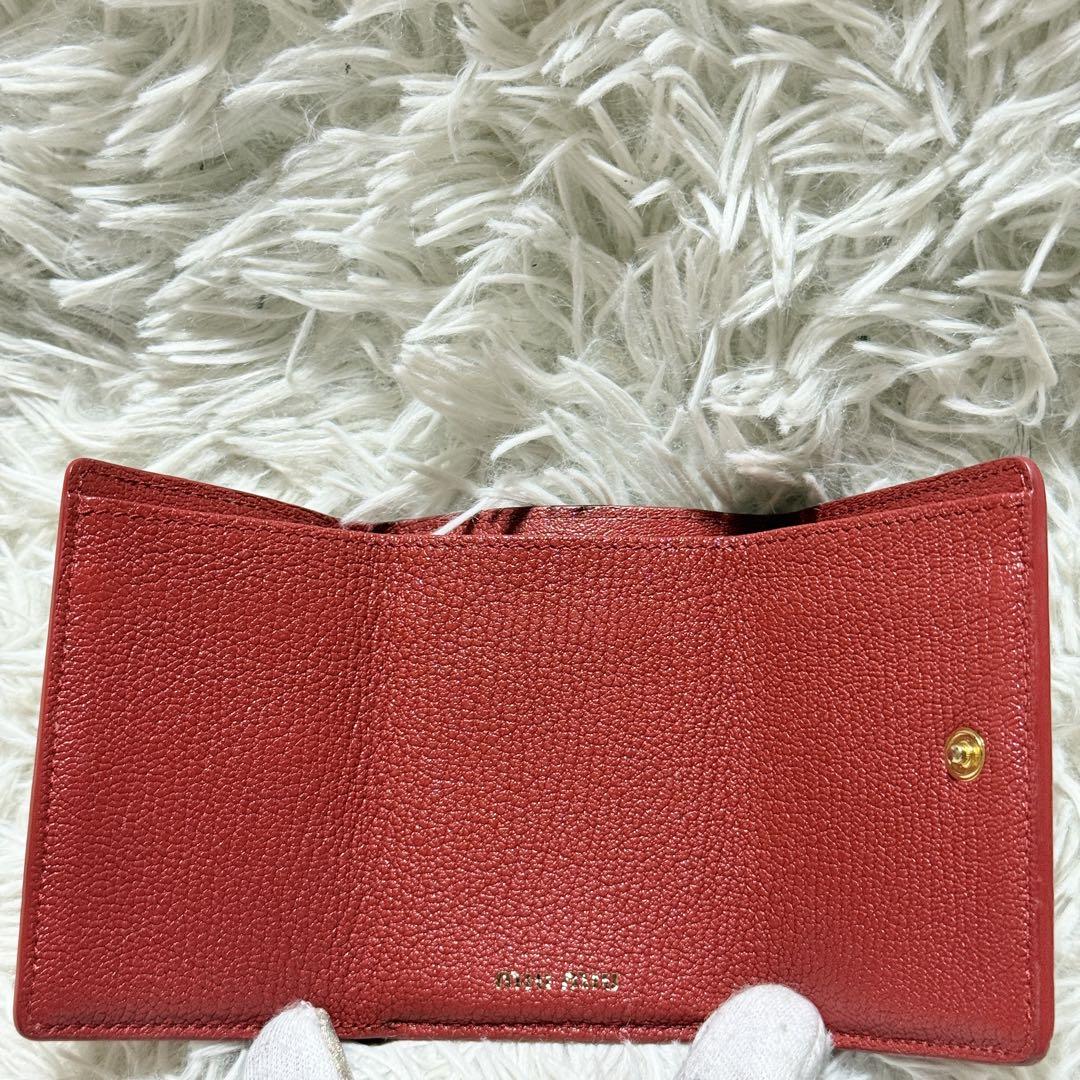 未使用級✨ミュウミュウ miumiu マドラスラブ 三つ折り財布 レザー　ピンク