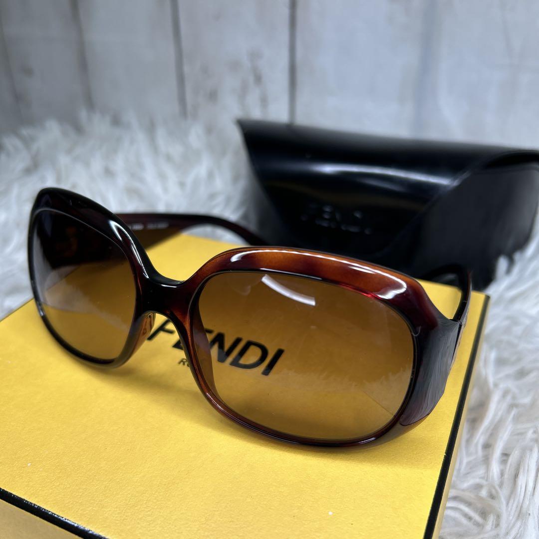 FENDI サングラス　ケース付き　FF ロゴ　ブラウン　メガネ