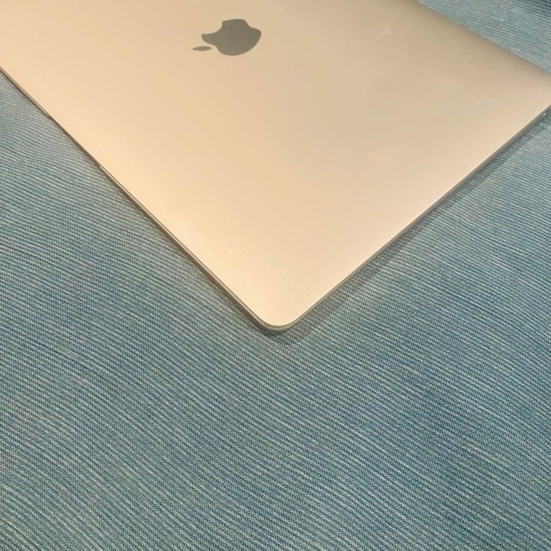 MacBookAir 2018 13インチ Core i5 8G 256GB