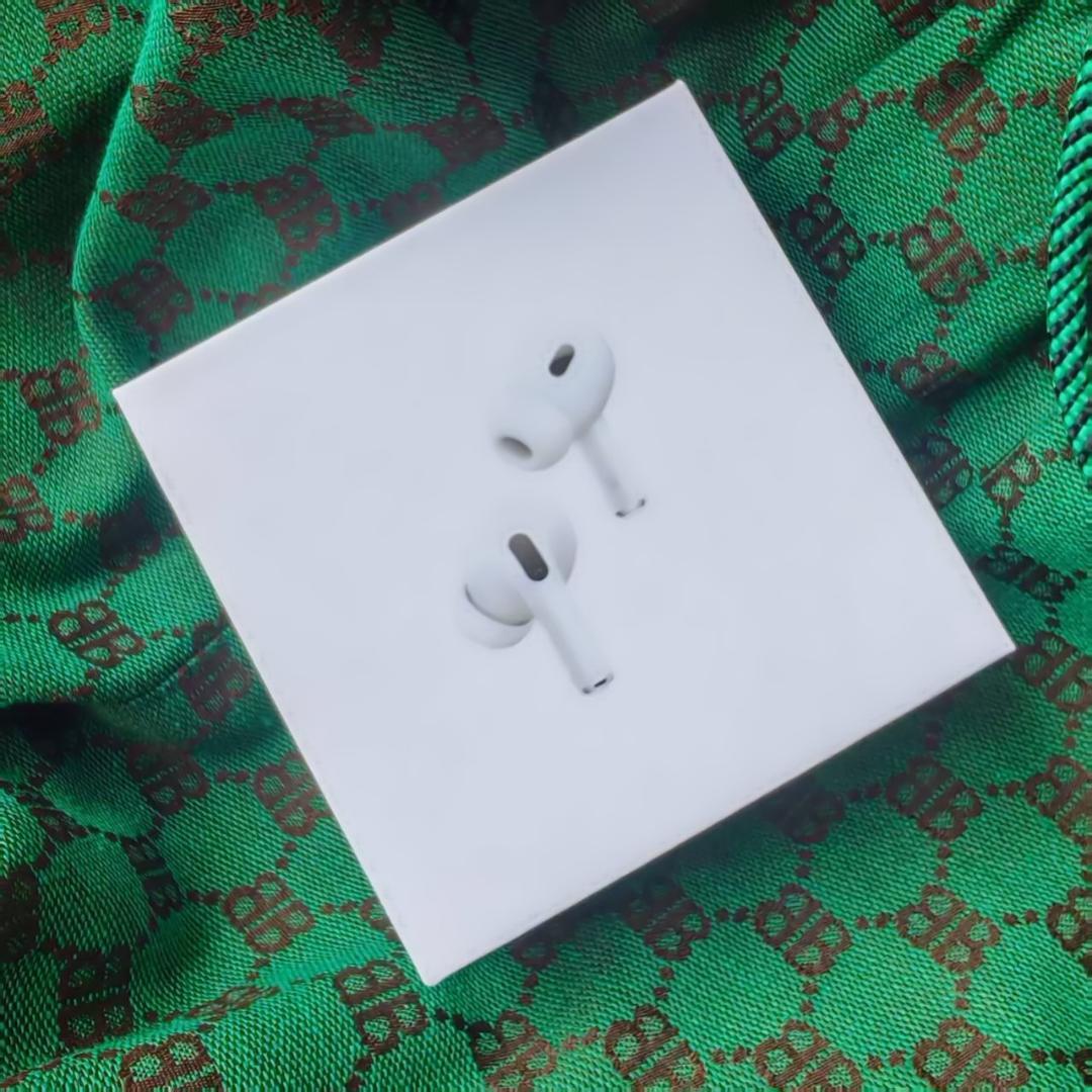 AirPods Pro 第2世代 Lightning端子 【新品未開封】 新品未開封 AirPods Pro 第2世代 Lightning端子