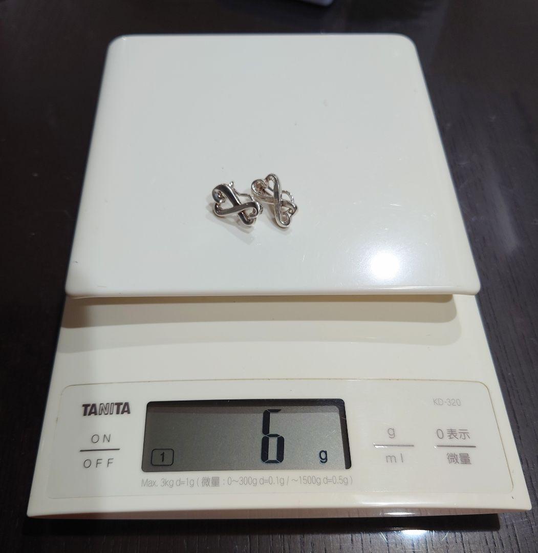 ✟