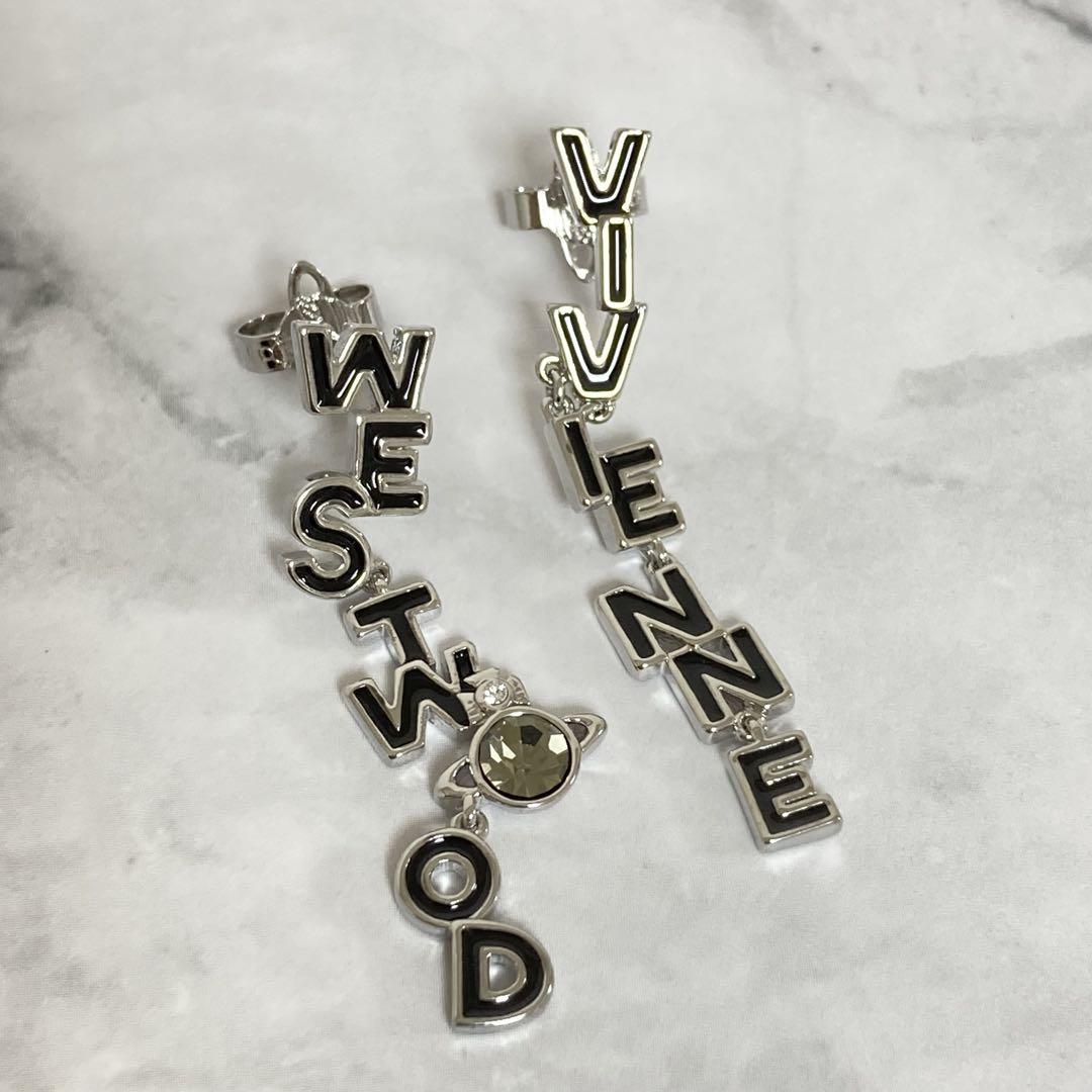 Vivienne Westwood レターピアス　ブラック