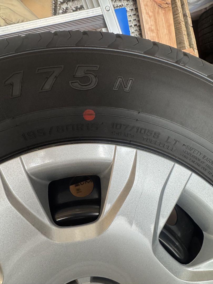 ハイエース 純正 新車外し 8型 ダークプライムs 195/80R15 新車外しのハイエース純正スチール入庫しました！ ハイエース