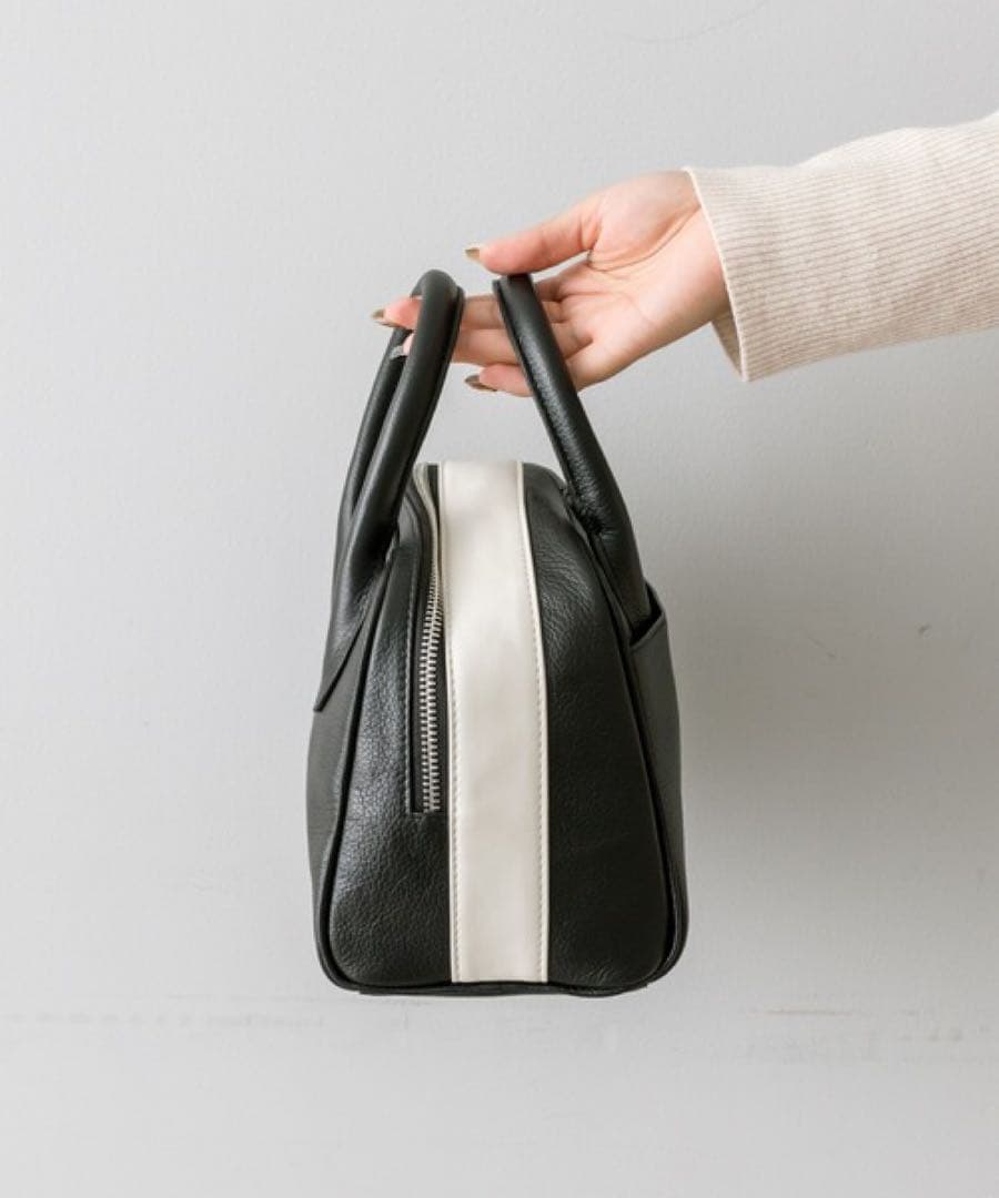 新品 ear PAPILLONNER ボストンバッグ ハンドバッグ レザー 牛皮 新品 ear PAPILLONNER ボストンバッグ ハンドバッグ レザー 牛皮