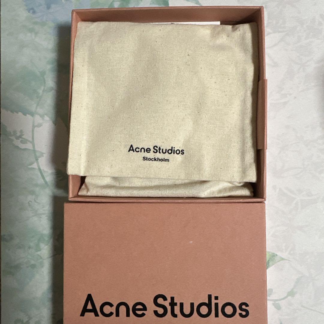 Acne Studiosハートペンダントネックレス