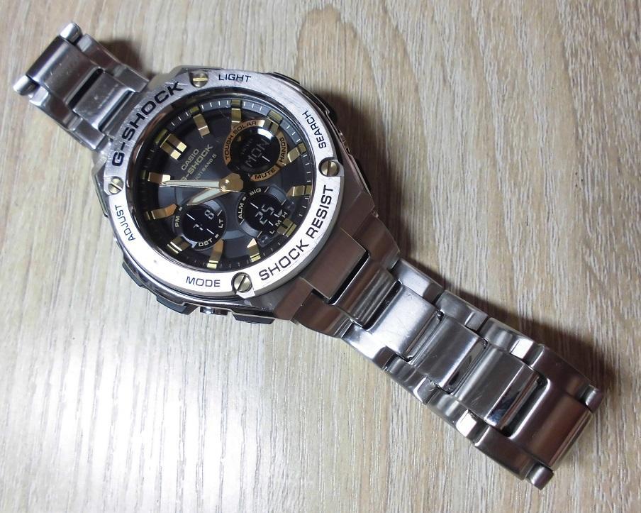 美品！カシオ Gショック GST-W110D-1A9JF 電波ソーラ Gスチール