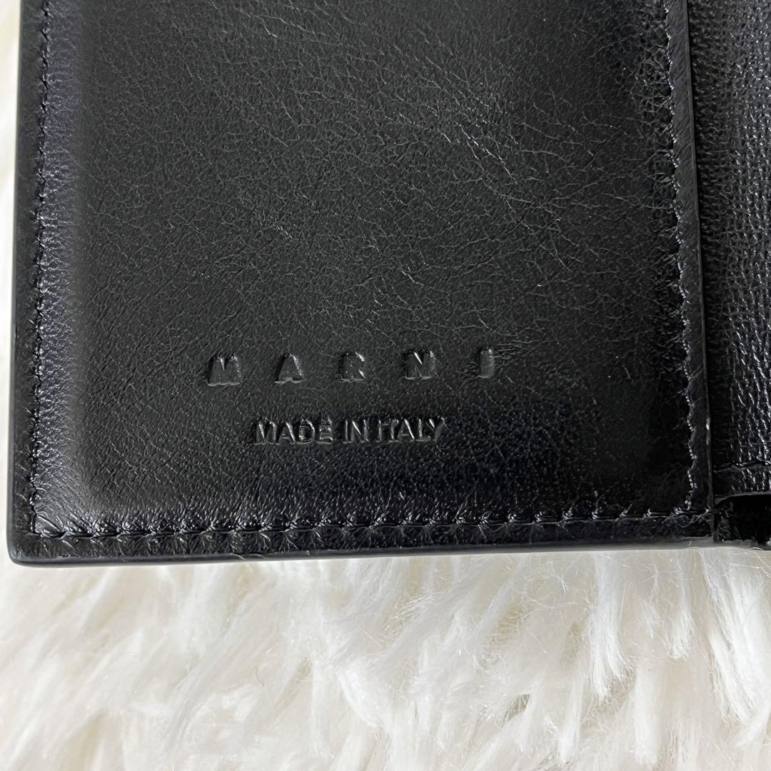 マルニ　三つ折り財布　トリフォールド　刺繍　レザー　黒　ユニセックス　24SS