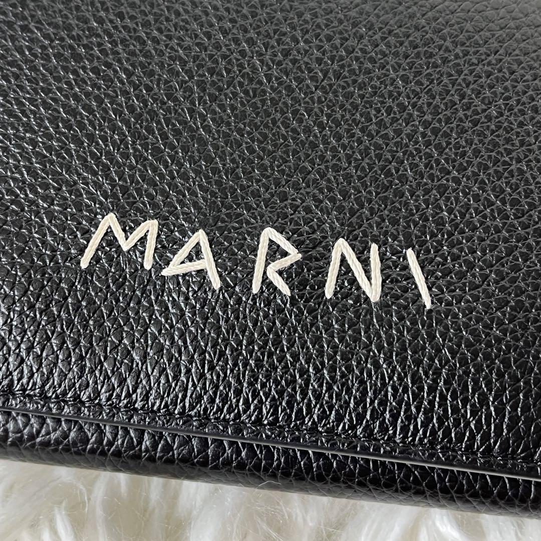 マルニ　三つ折り財布　トリフォールド　刺繍　レザー　黒　ユニセックス　24SS