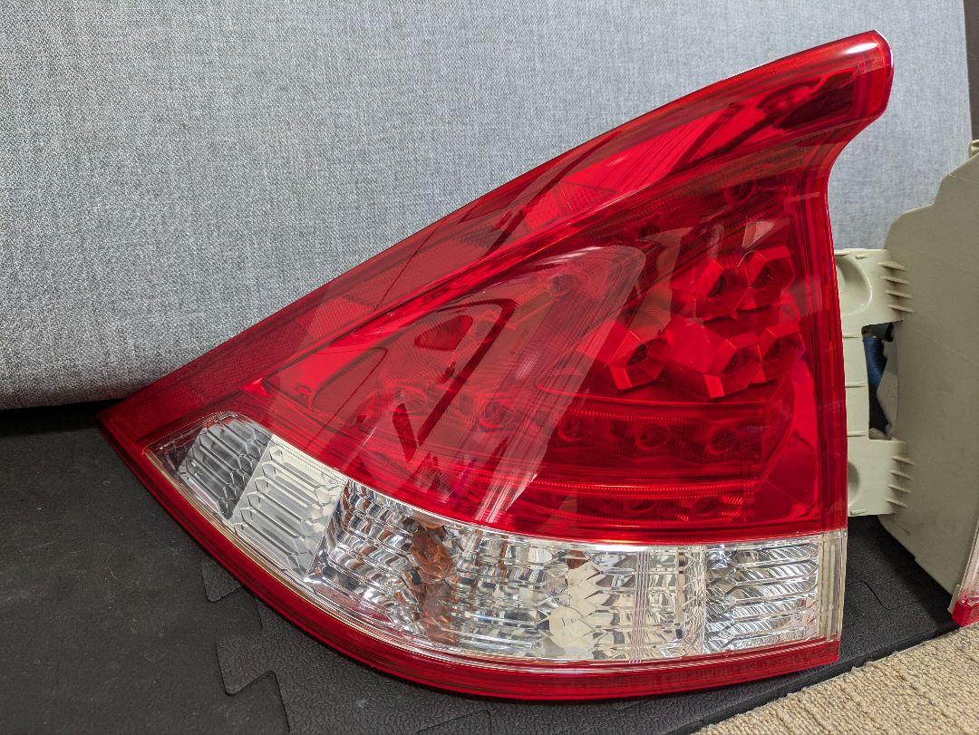ZE2 インサイト　ホンダ純正LEDテール　左右　中古送料込み
