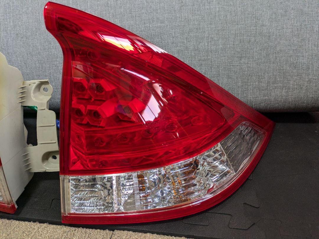 ZE2 インサイト　ホンダ純正LEDテール　左右　中古送料込み