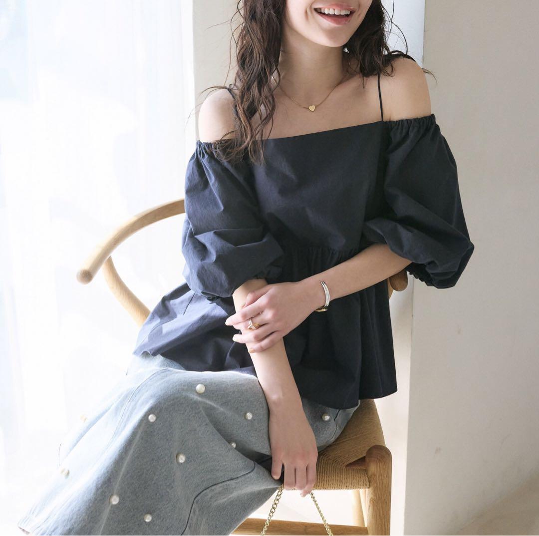 La boutique BonBon バルーンスリーブオフショルブラウス未使用品