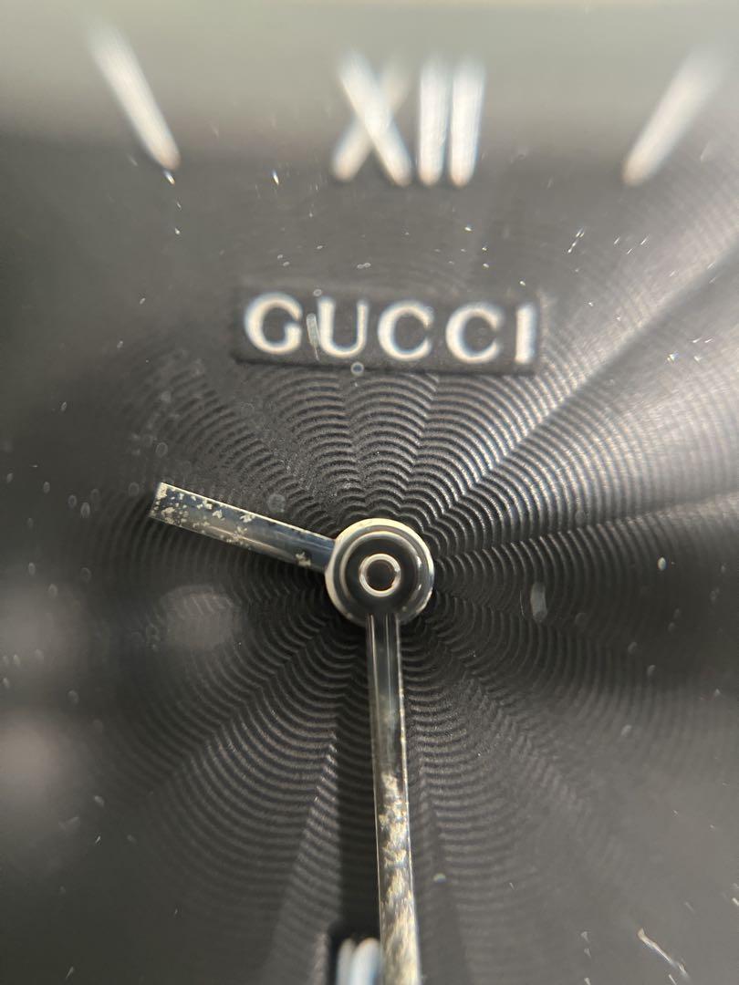 GUCCI ブラックダイヤル スクエア型時計