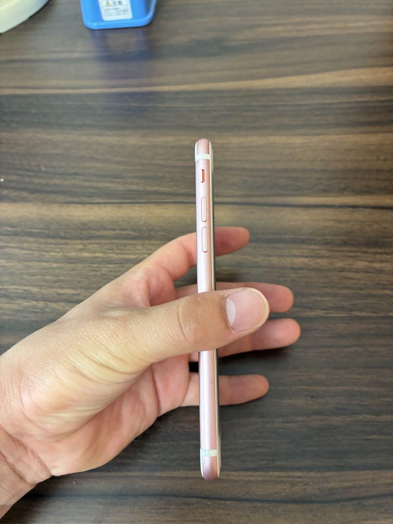 iPhone 7 Rose Gold 32 GB docomo