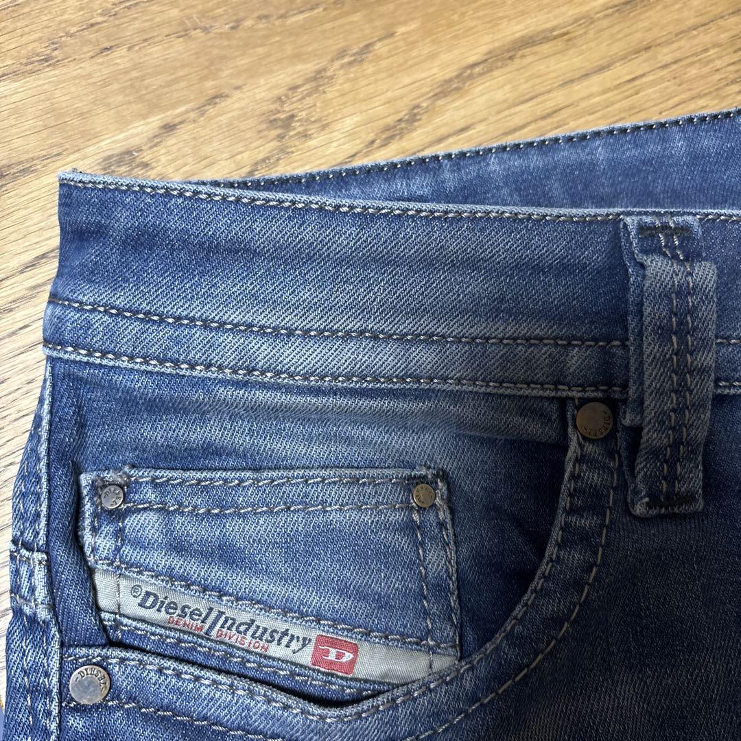 DIESEL ディーゼル　ダメージ加工デニム