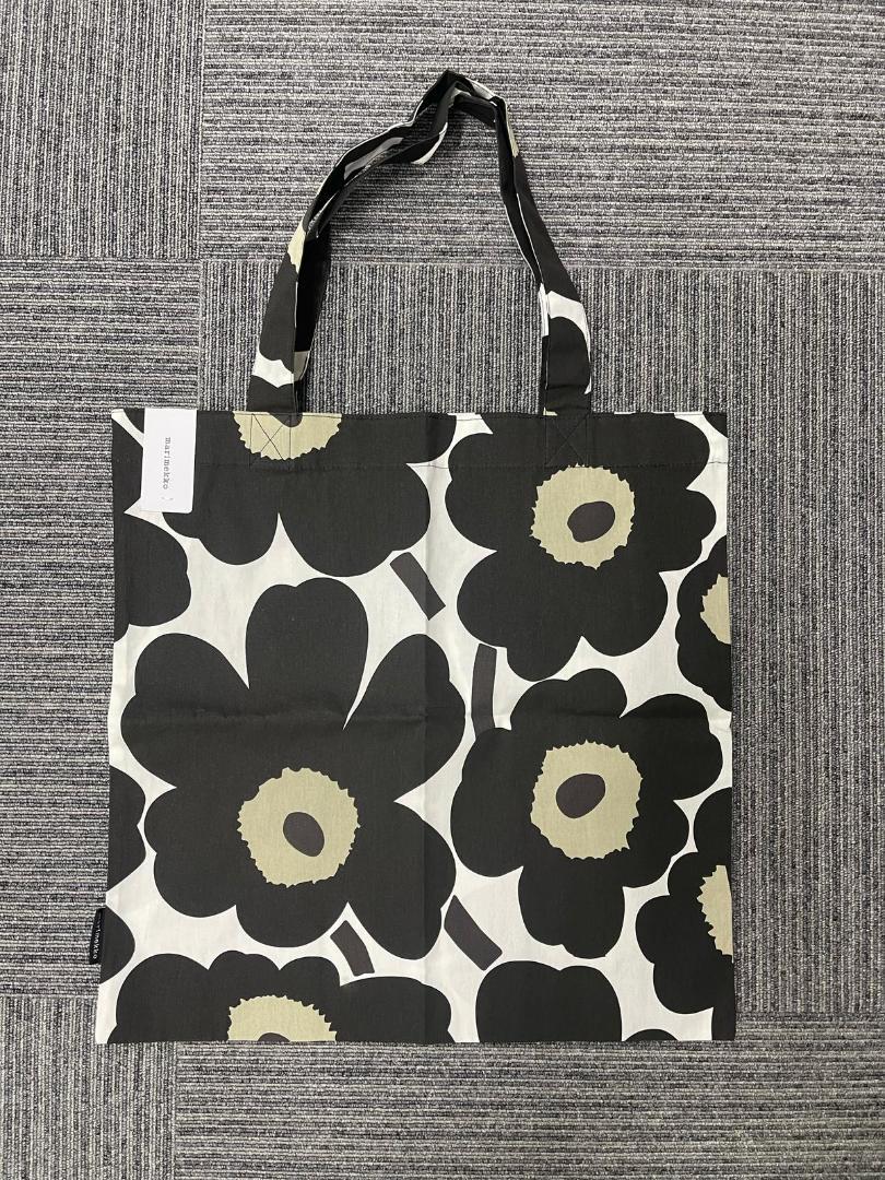 marimekko 花柄キャンバスバッグ Marimekko 大きな花柄キャンバストートバッグ - メルカリ