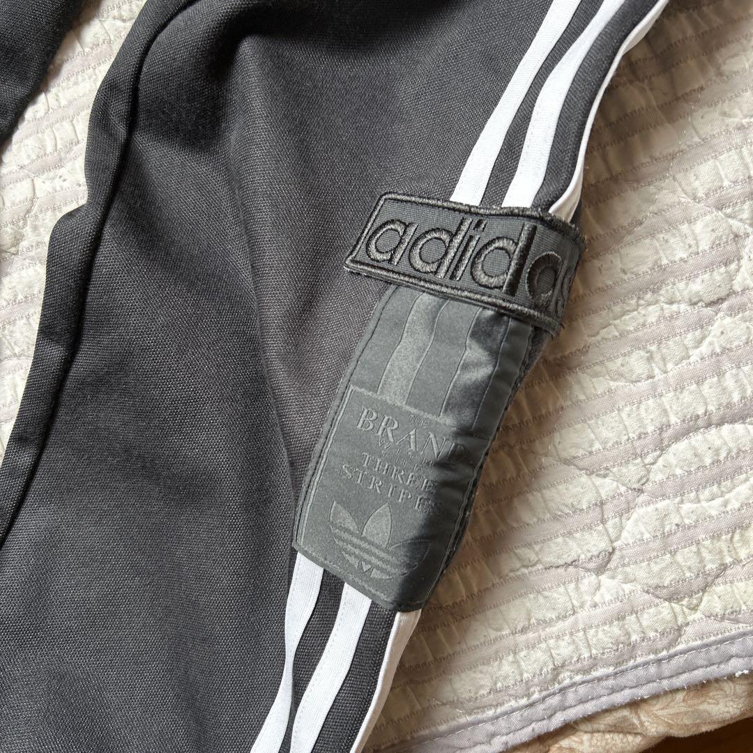 adidasジャージ　ダークグレー