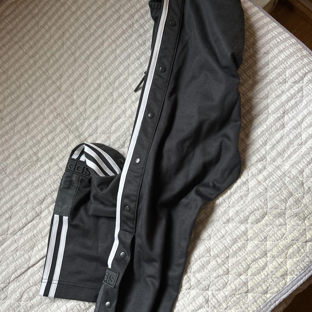 adidasジャージ　ダークグレー