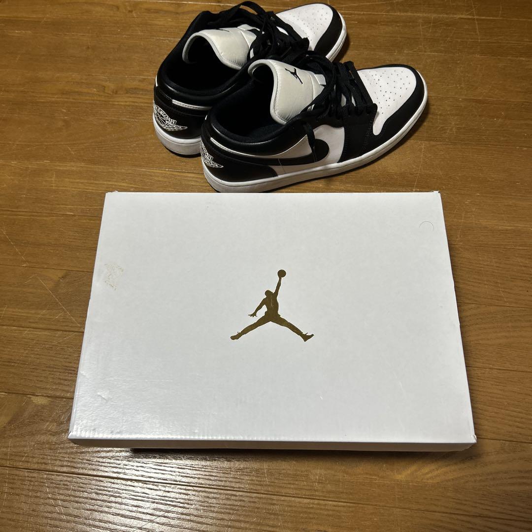 NIKE AIR JORDAN 1 Low パンダ