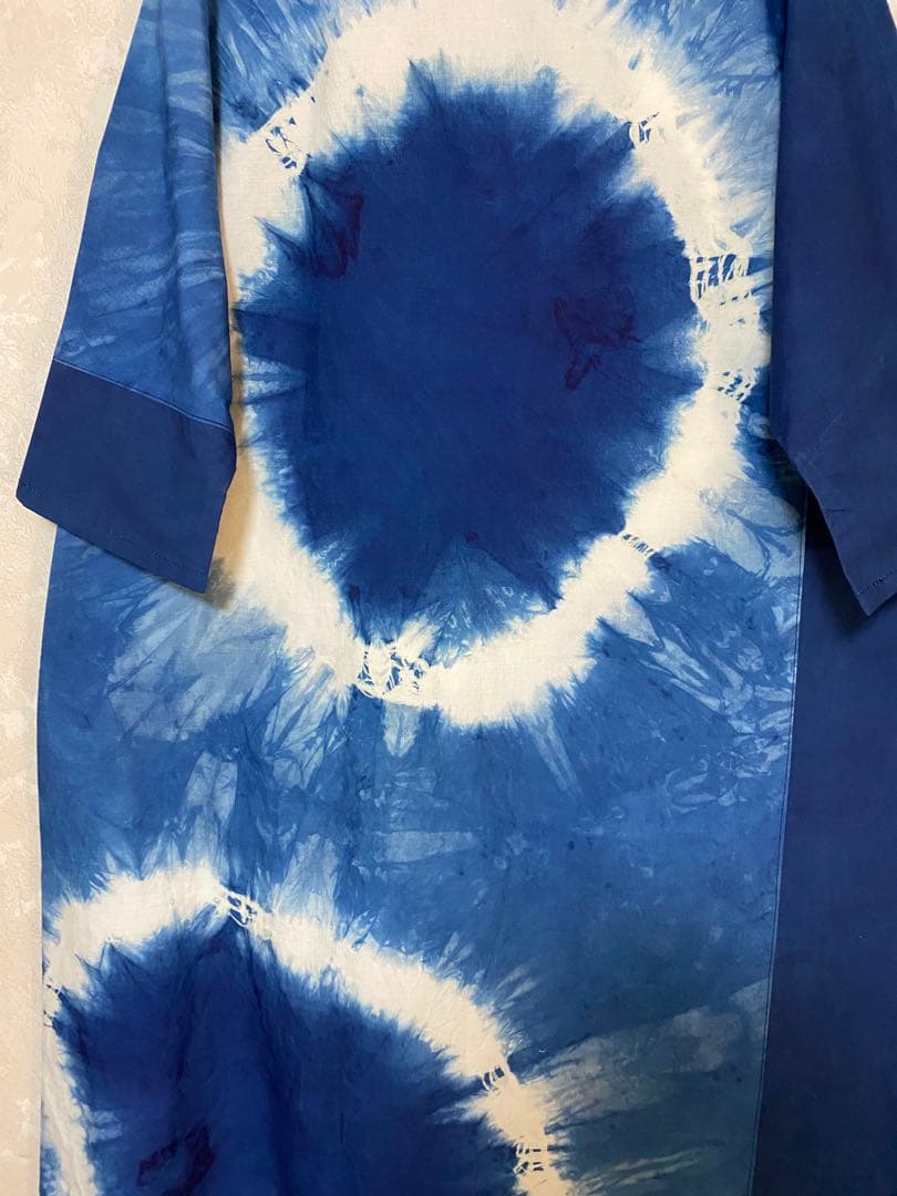422.藍染めワンピース、絞り染め　手染め　大きな輪　すくも本藍　迫力　宇宙