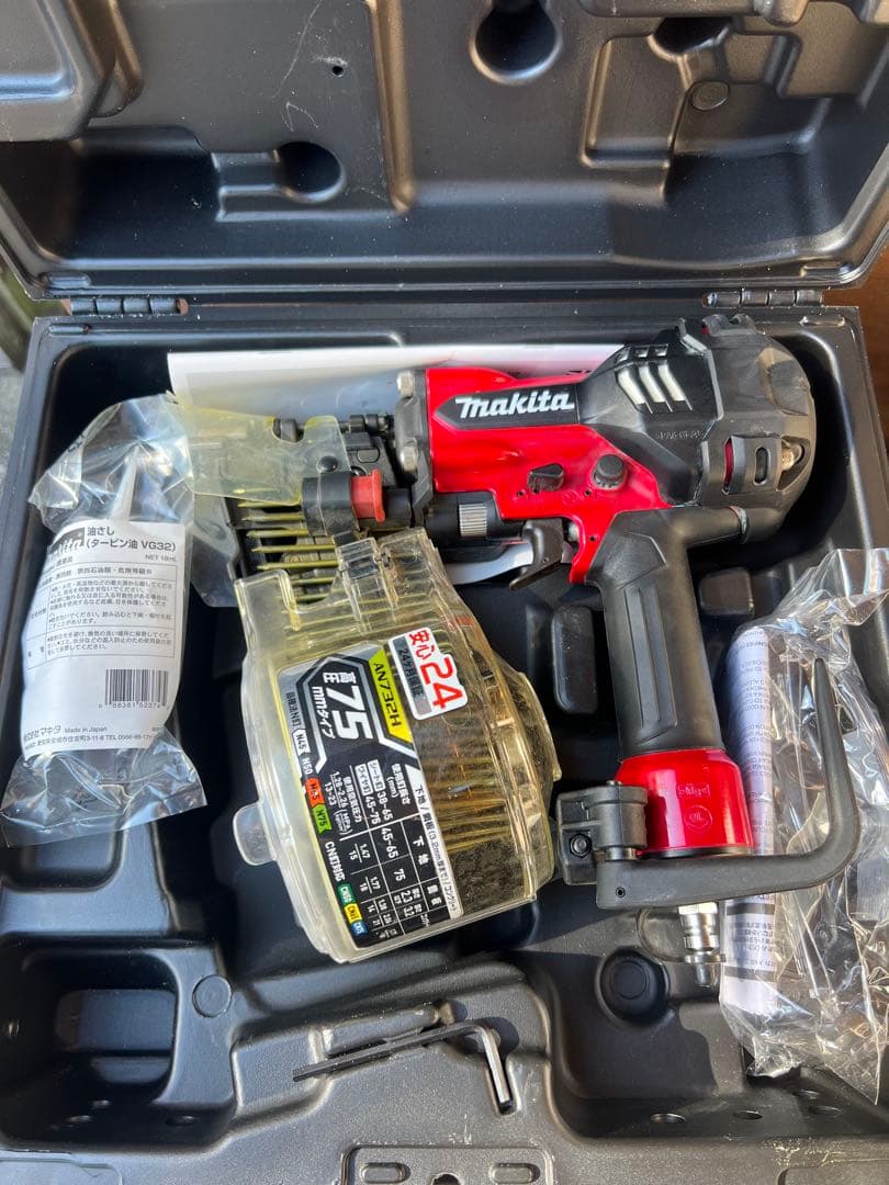 Makita 釘打機 最新式 エアガン ホース付き エアダスター付き