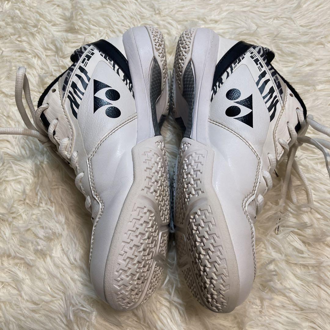 【YONEX】バドミントンシューズ24cm 桃田モデル 白 パワークッション65