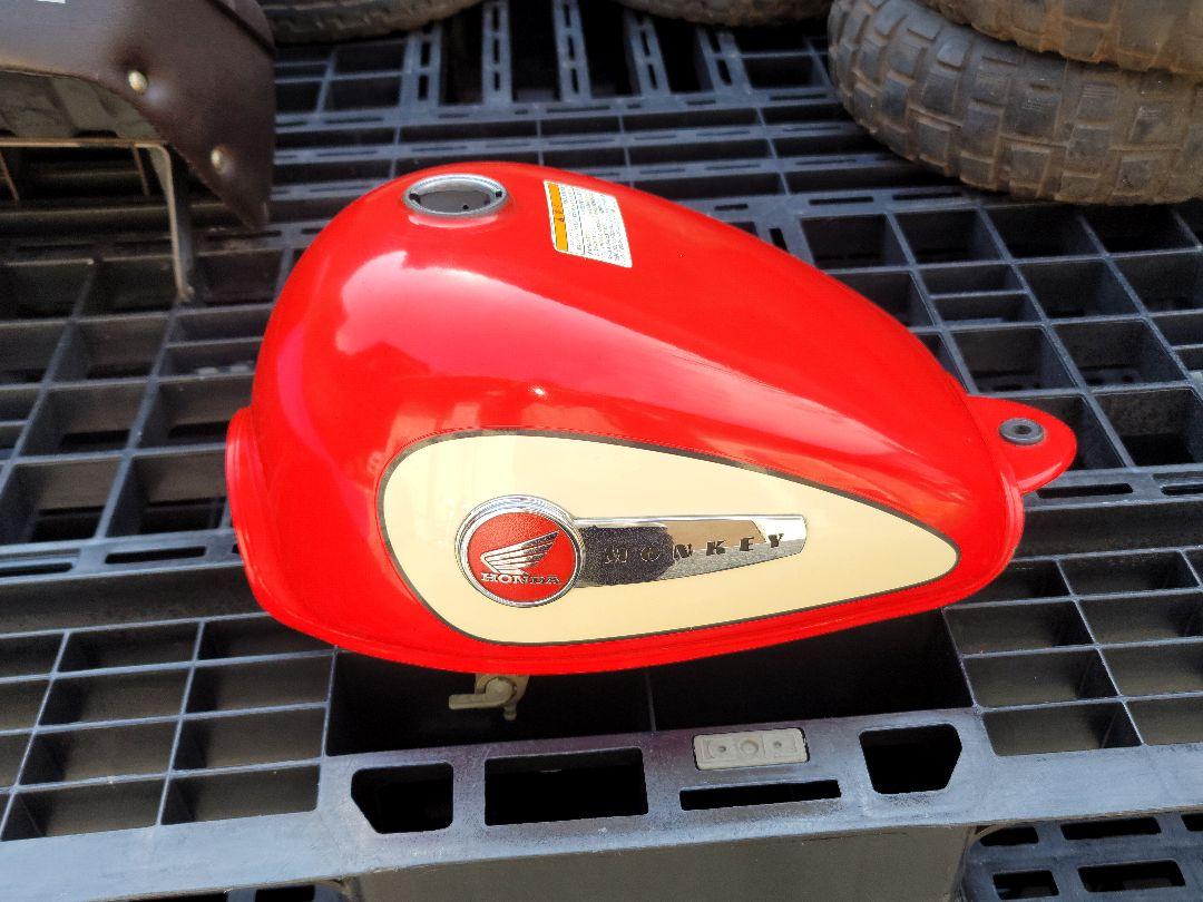J*n様 Monkey メタリックレッド タンクとサイドカバーセット 楽天市場】ホンダ モンキー125用サイドカバー / MonQeyKing Side