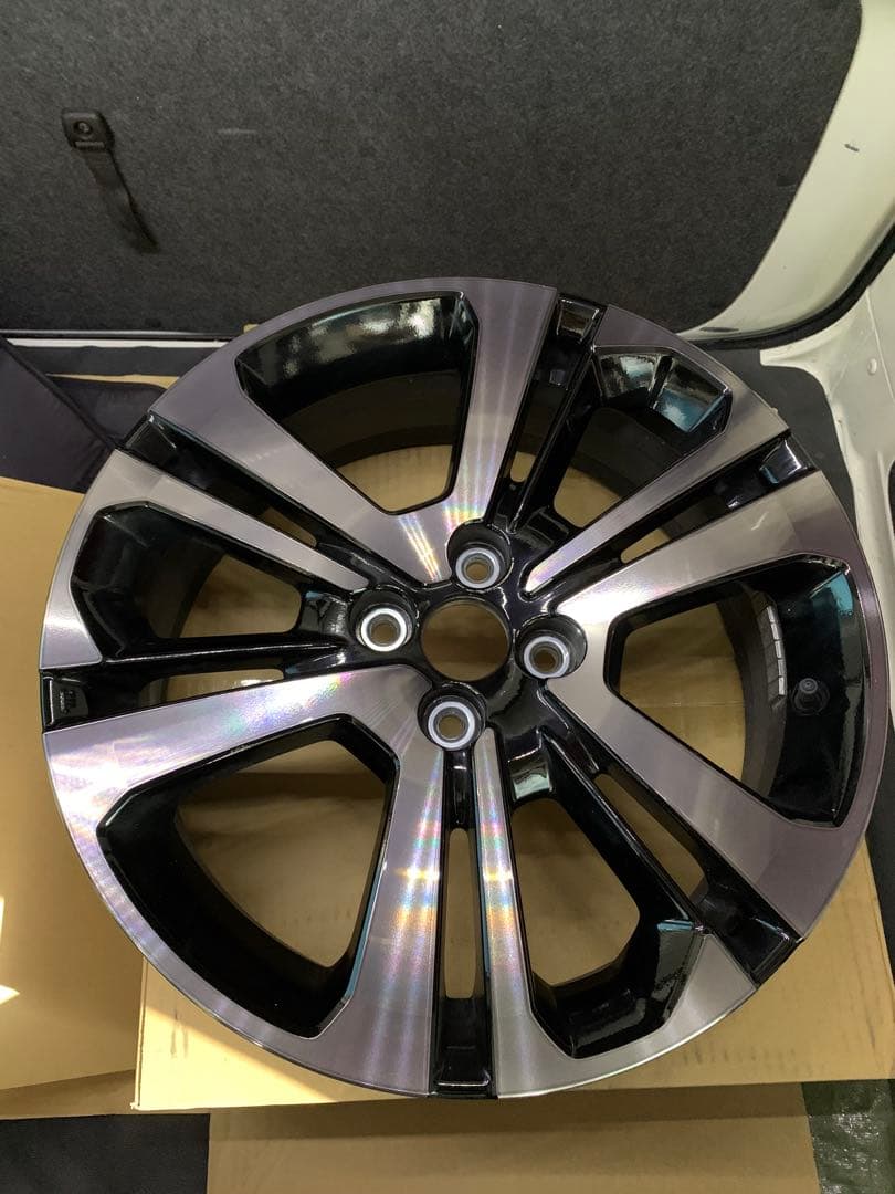 ダイハツ　ロッキー　17インチ ホイール