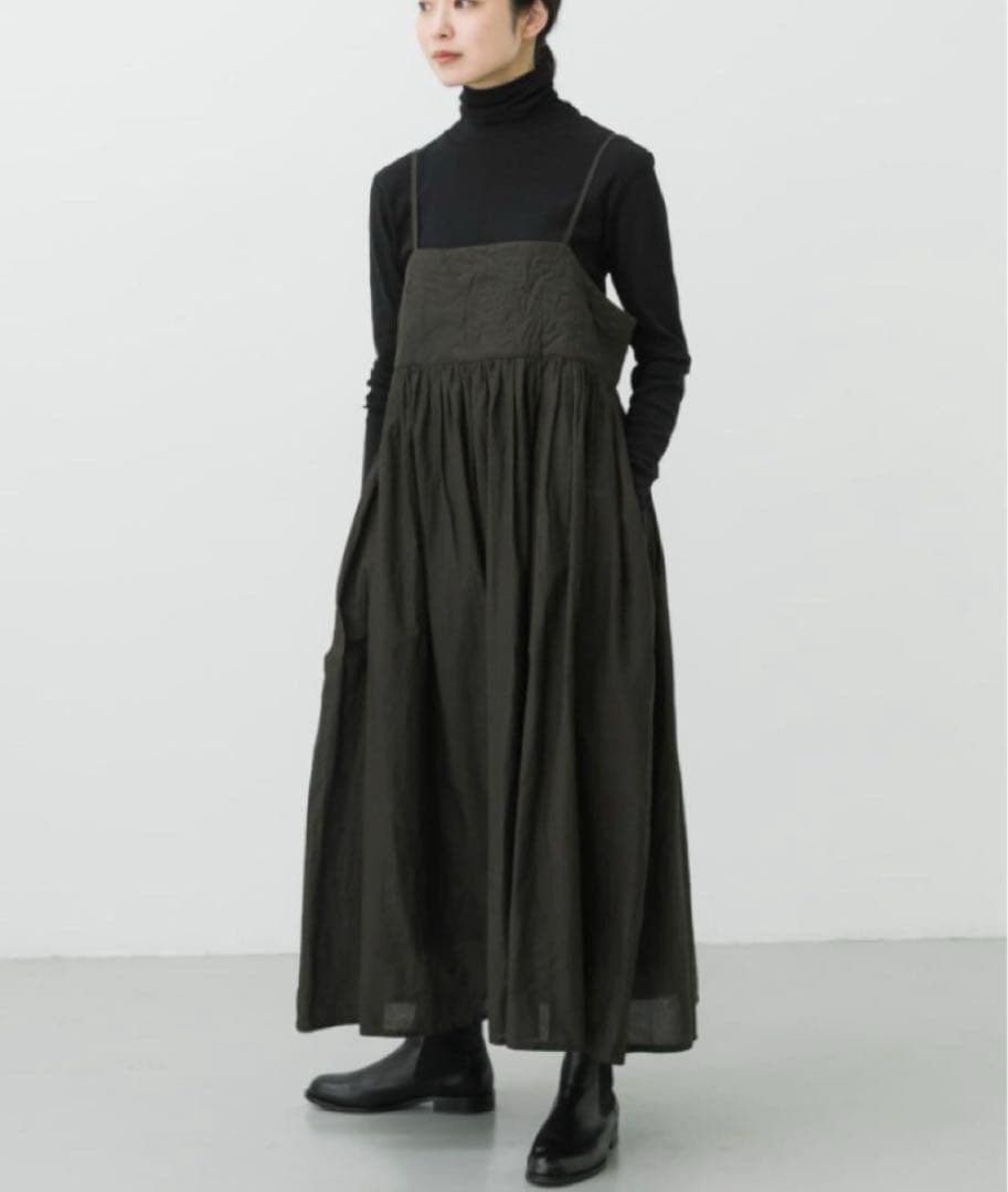 【新品❣️・タグ付き】かぐれ　パターンキルトキャミワンピース　チャコール