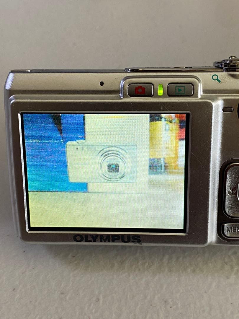 OLYMPUS FE-240 7.1メガピクセル コンパクトデジタルカメラ