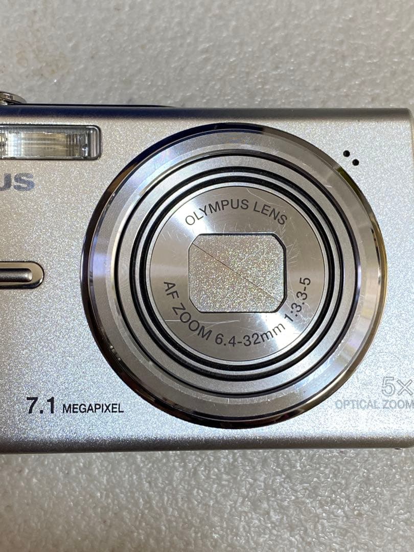 OLYMPUS FE-240 7.1メガピクセル コンパクトデジタルカメラ