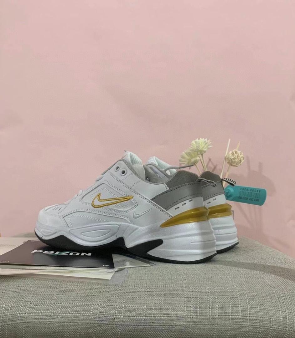 NIKE 男女兼用 ハイカットスニーカー で未使用