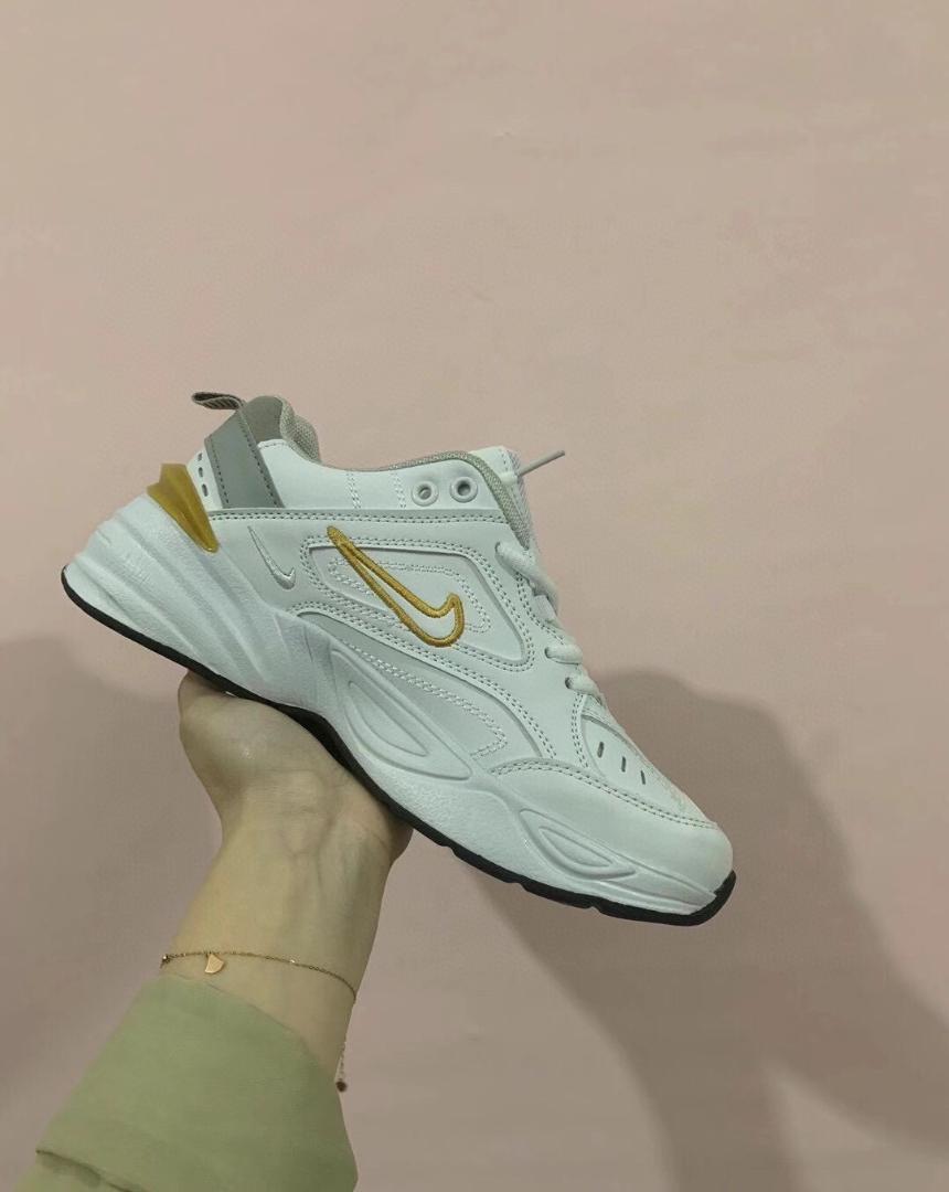 NIKE 男女兼用 ハイカットスニーカー で未使用