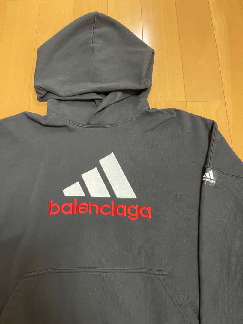 12月スーパーSALE 15%OFF】 BALENCIAGA✖️adidas フーディーラージ