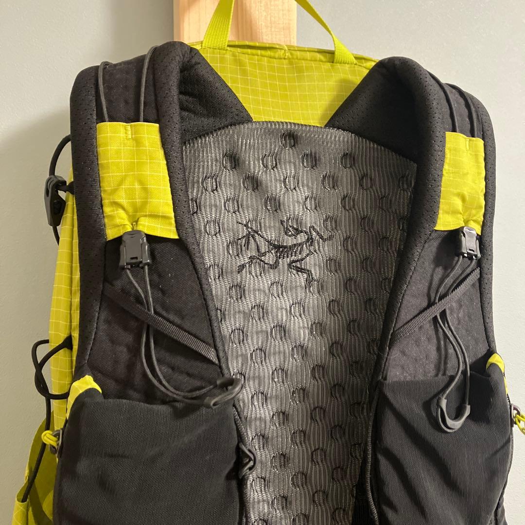 アークテリクス AERIOS 30 エアリオス イエロー グリーン バックパック アークテリクス AERIOS 30 エアリオス イエロー グリーン バックパック