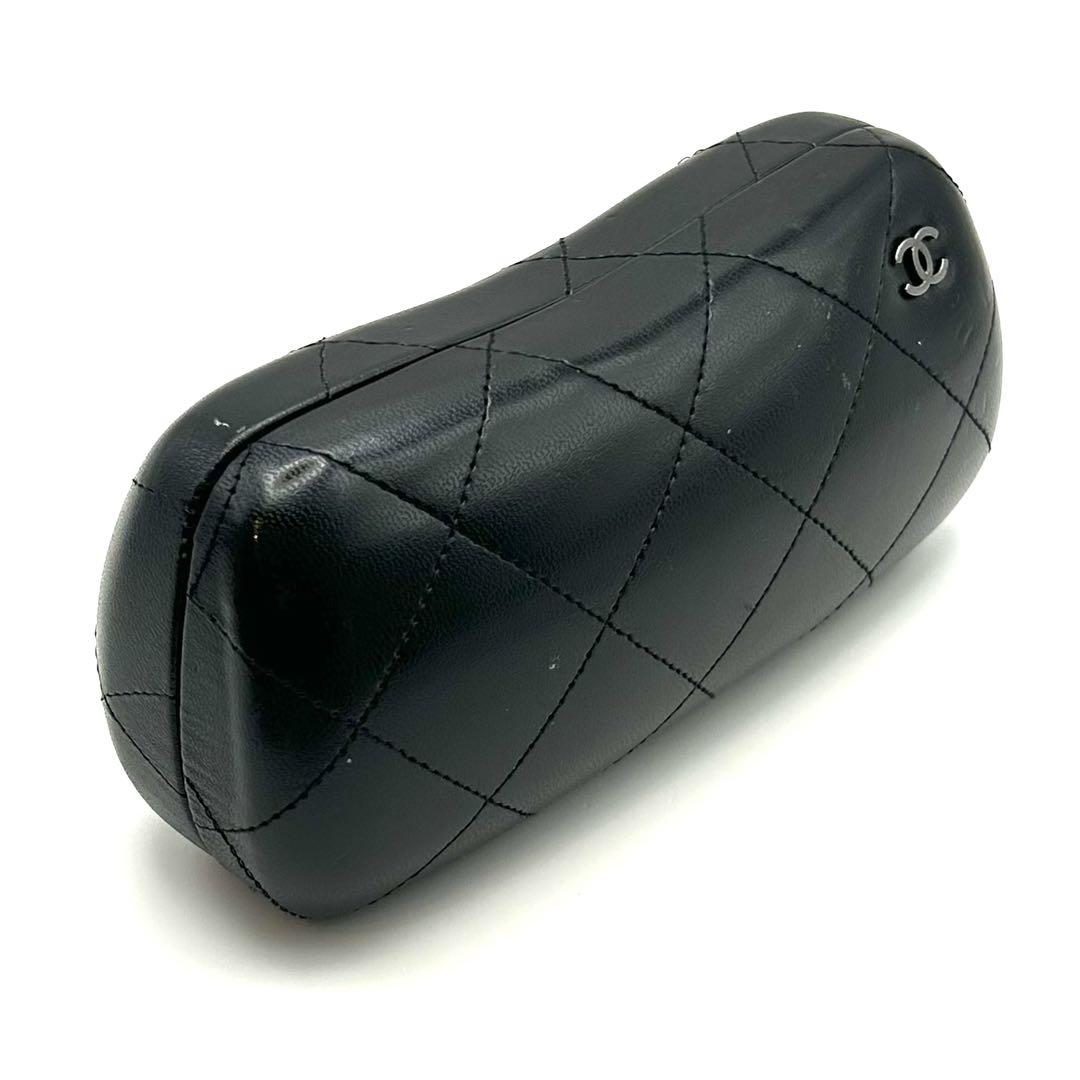 CHANEL メガネケース 黒 レザー キルティング 中古美品】正規品 シャネル メガネケース マトラッセ ココマーク
