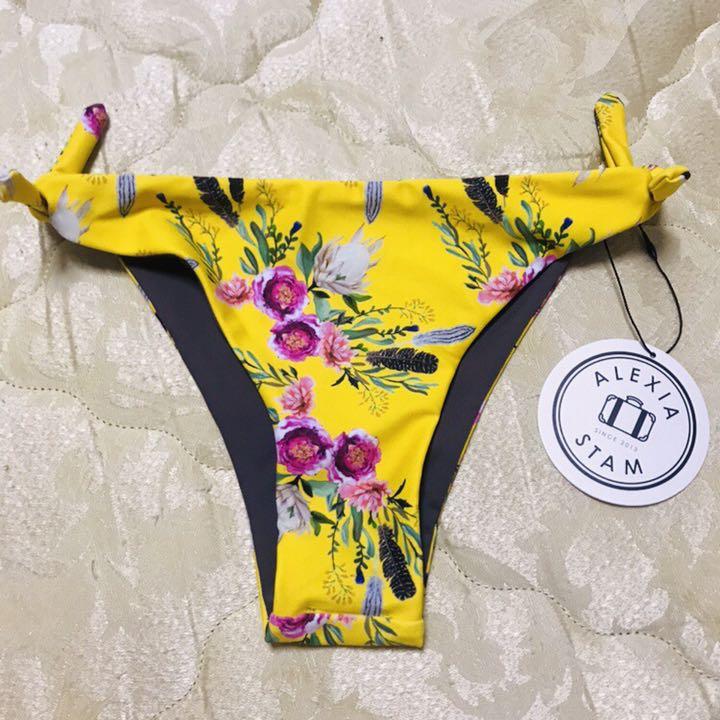 新品未使用タグ付き alexiastam アリシアスタン 水着 ビキニ 上下